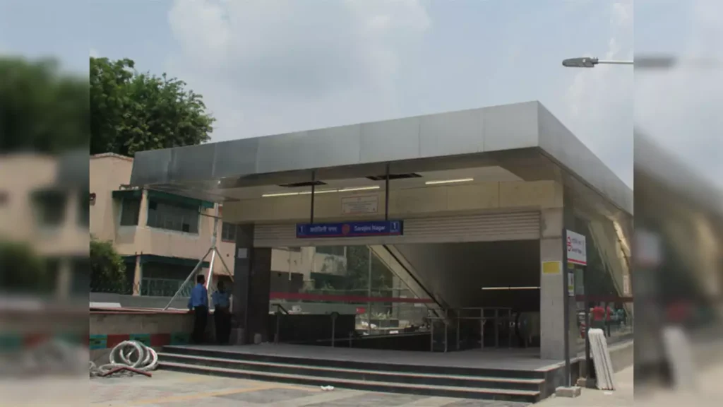 Sarojini Nagar Metro Station