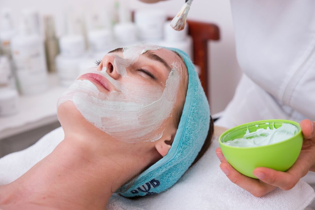 Deep Cleansing Facial with Extraction in Dubai