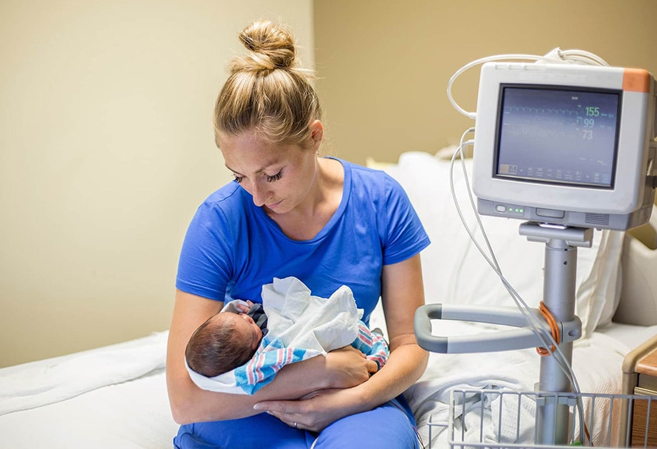 Moving with a Baby? How a Home Nurse for Newborn Can Ease the Transition