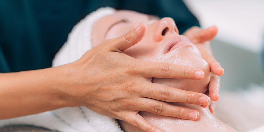Deep Cleansing Facial with Extraction