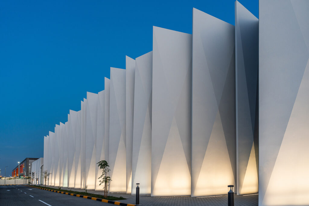 UAE Data Centre Locations & Benefits for UAE Businesses